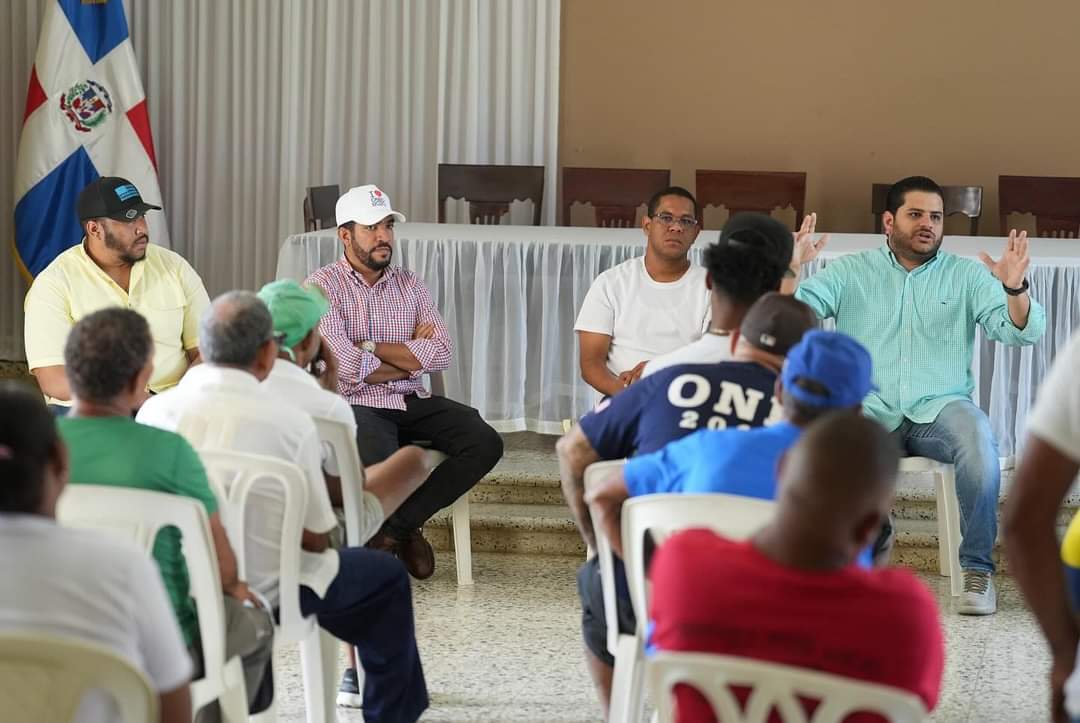 Comisión Técnica de APORDOM realiza visita al muelle de Sánchez con fines de mantener óptimas estas instalaciones