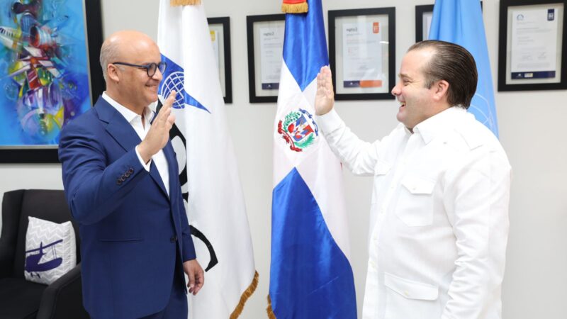 Ministro Paliza encabeza toma de posesión del nuevo director del IDAC Igor Rodríguez