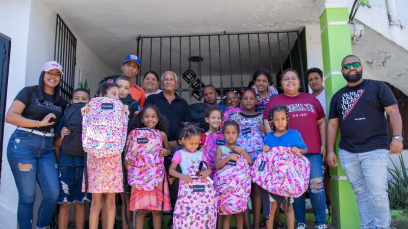 Fundación Soles de Vida Entrega Útiles Escolares a Niños de Santo Domingo Este