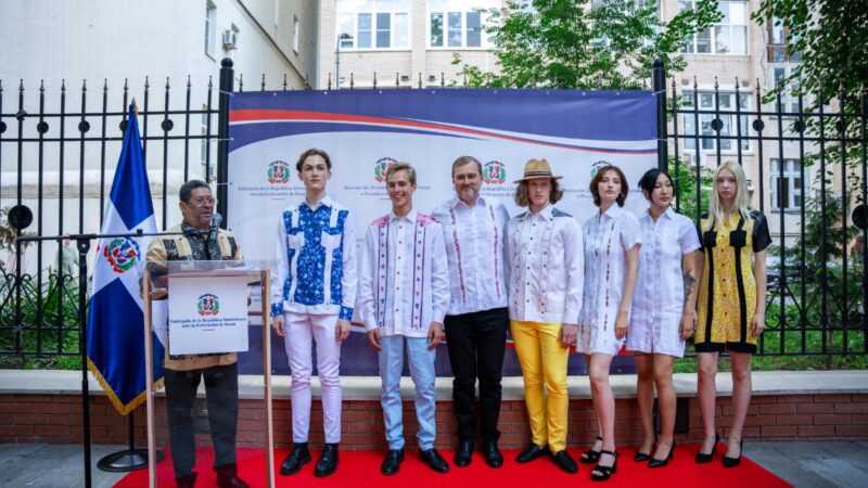 Diseñador de modas Faraón conquista Rusia