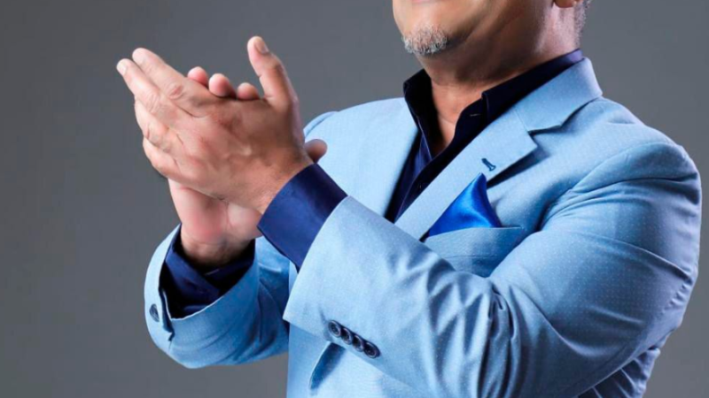 Héctor Acosta regresa a los escenarios con un gran concierto popular
