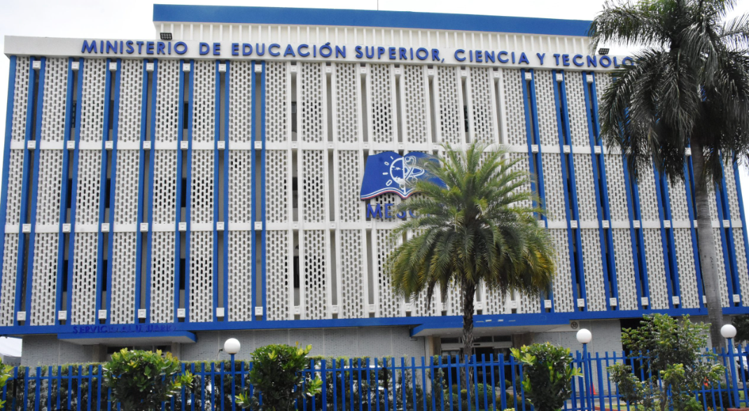 Estudiantes dominicanos continúan recibiendo becas internacionales para cursar programas de postgrado