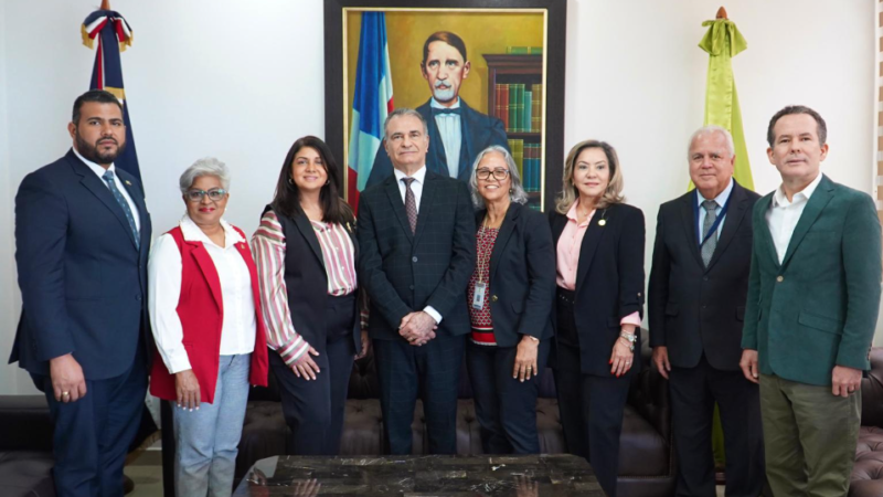 Presidente del Tribunal Superior Electoral recibe funcionarios del Ministerio de Hacienda, Dirección General de Contabilidad Gubernamental (DIGECOG) y Dirección General de Presupuesto, presentan propuesta de integración al Sistema de Administración Financiera del Estado (SIAFE) sistema financiero del Estado