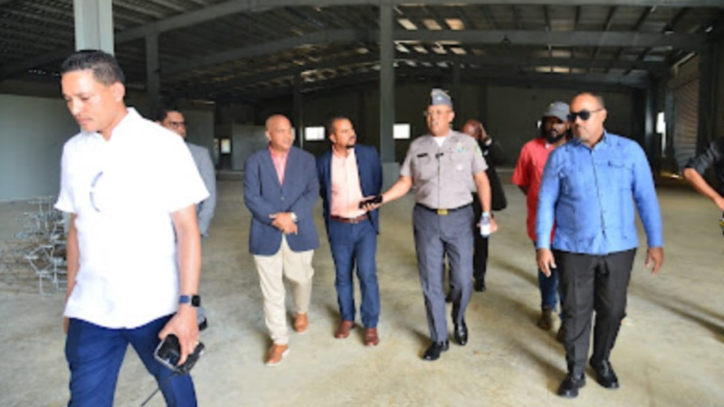 Director General de la Policía realiza recorrido por la construcción del Centro de Retención Vehicular