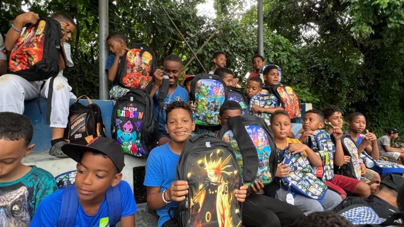 Sports Dreams Foundation DR-USA Contribuye al Regreso a Clases con Mochilas y Útiles Escolares para Niños de los Quemados Bonao