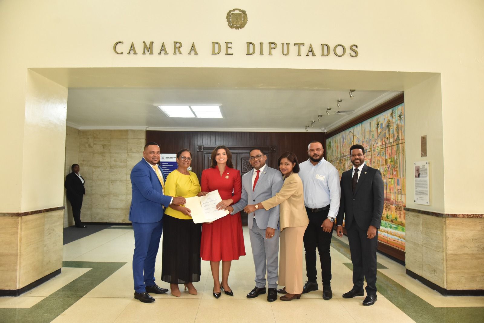 Diputada Kimberly Taveras somete el Proyecto de ley que eleva a municipio el Distrito municipal la Guayiga 