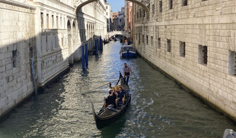 El mundo se debate entre racionalizar el turismo y captarlo para crecer