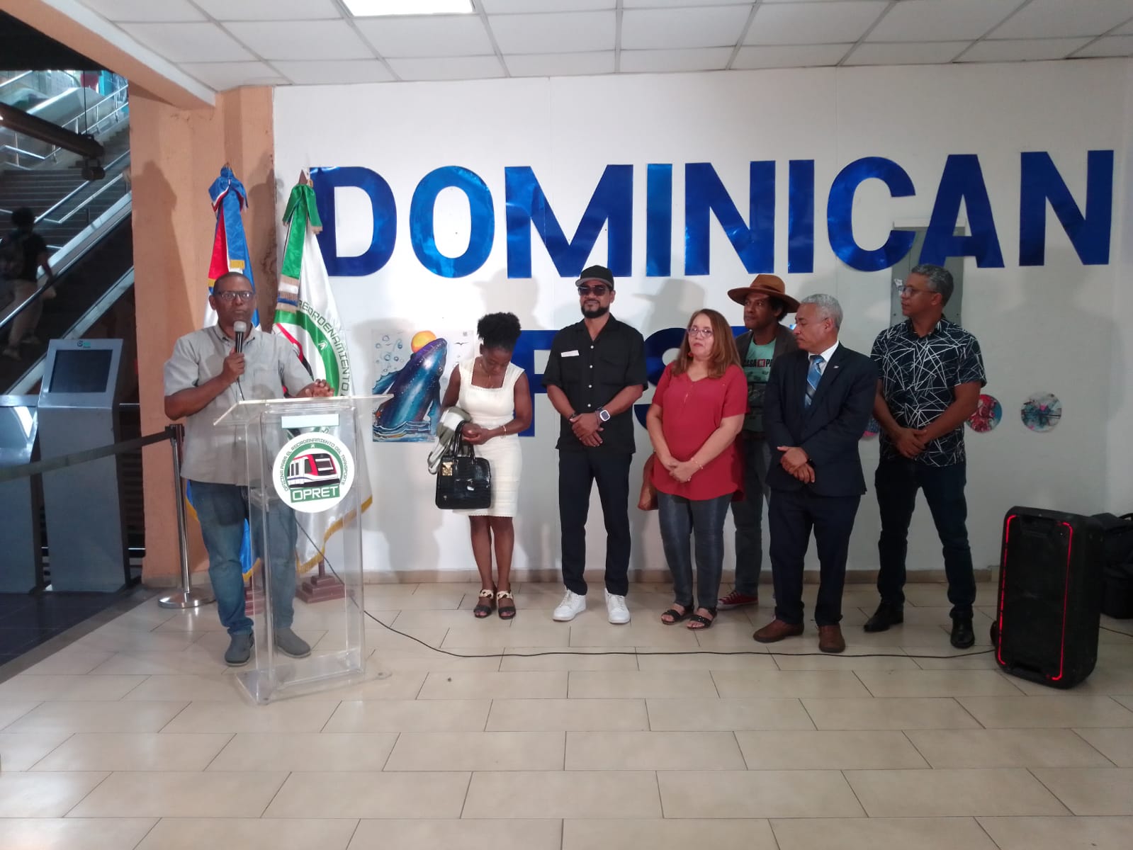 El mecenazgo popular de la mano del muralista Pedro Veras Exposición “Dominican Fish II” en estación del metro Casandra Damirón en Plaza de la Cultura