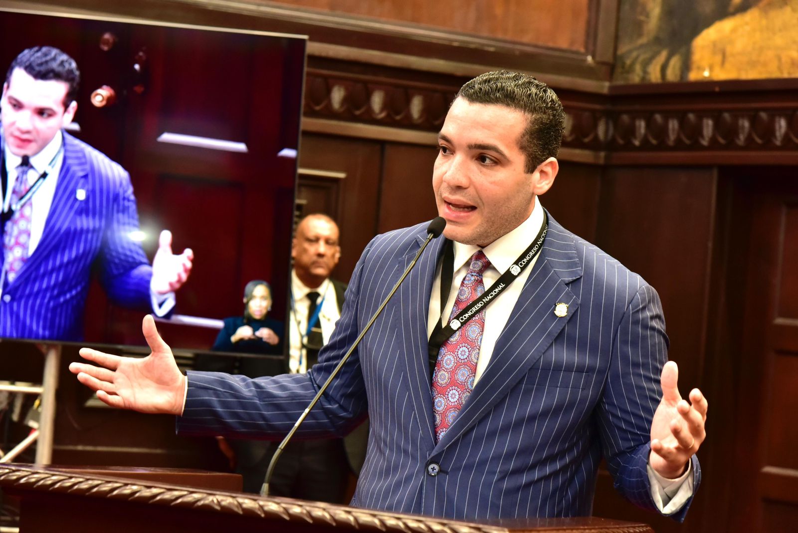 Diputado Charlie Mariotti cuestiona ausencia de la Asociación de Comerciantes Chinos en debate sobre reforma fiscal