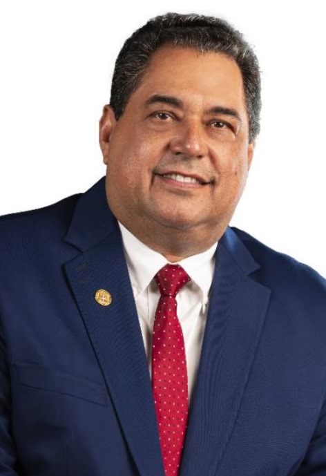 Comisión Electoral proclama a Jhon Richard Paniagua como nuevo presidente del Colegio de Notarios