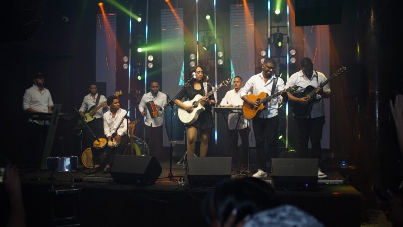 Rosa Lee, emerge con fuerza como relevo de la bachata