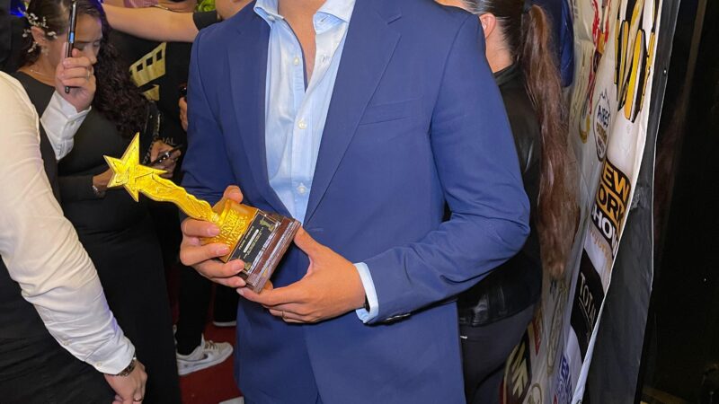 Cantautor Pedri Jiménez recibe un Emerging Music Awards en Colombia 