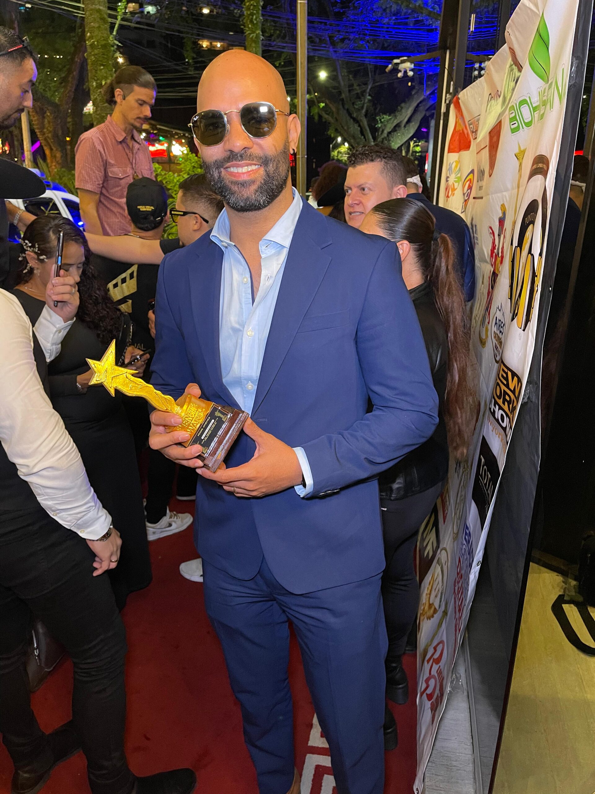 Cantautor Pedri Jiménez recibe un Emerging Music Awards en Colombia 