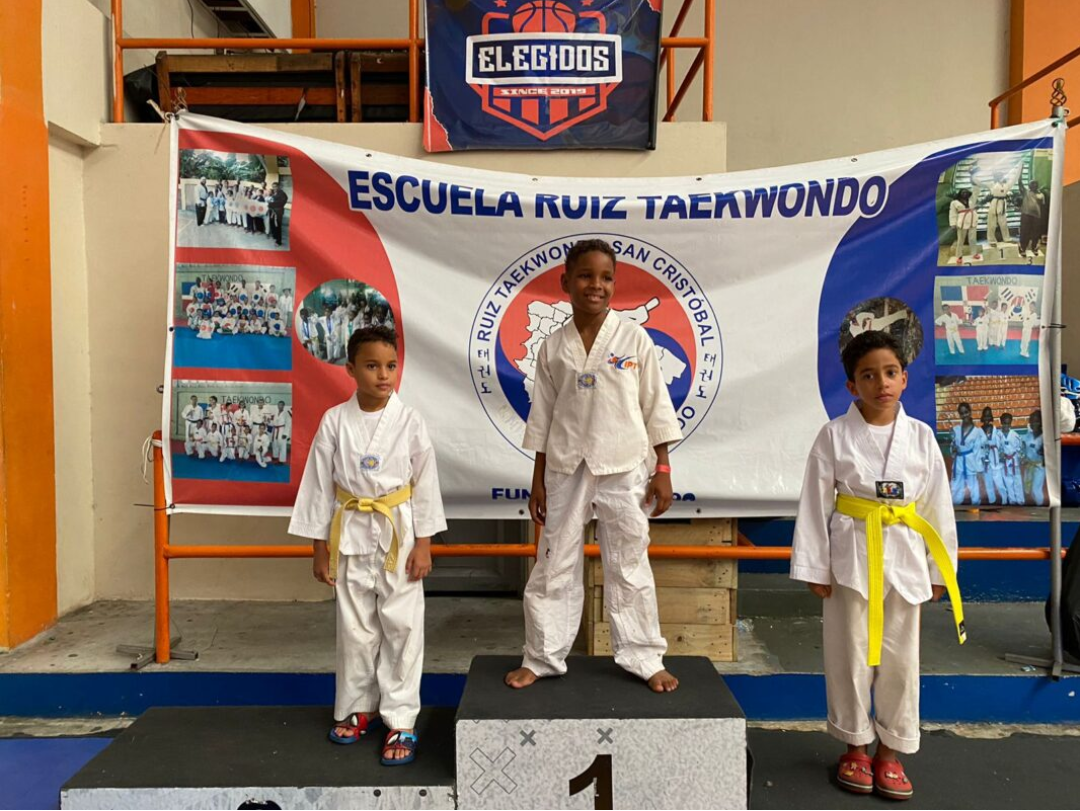 Fundación Sumando Esfuerzos y Academia Luisito Pie ganan primer lugar en San Cristobal