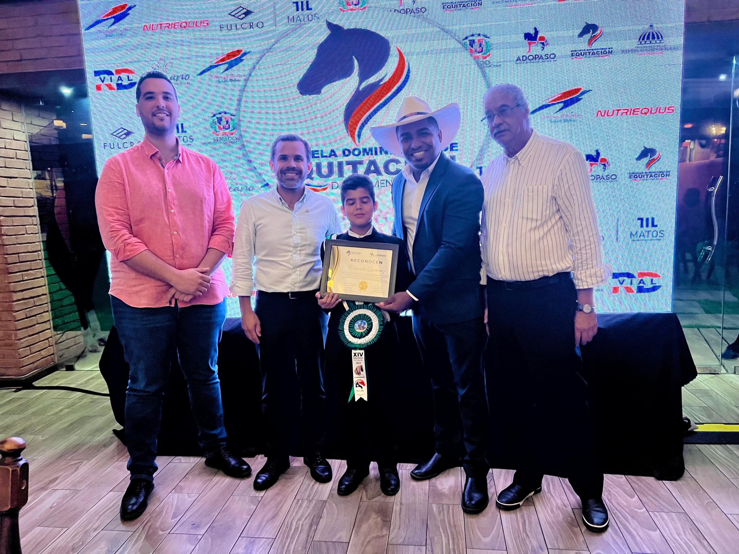 Escuela Dominicana de Equitación rinde homenaje a jinetes y amazonas en evento de reconocimiento tras la XIV Competencia Mundial de CONFEPASO