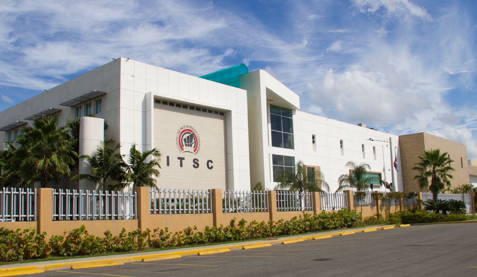 Rector ITSC anuncia remozamiento infraestructura del communiy college