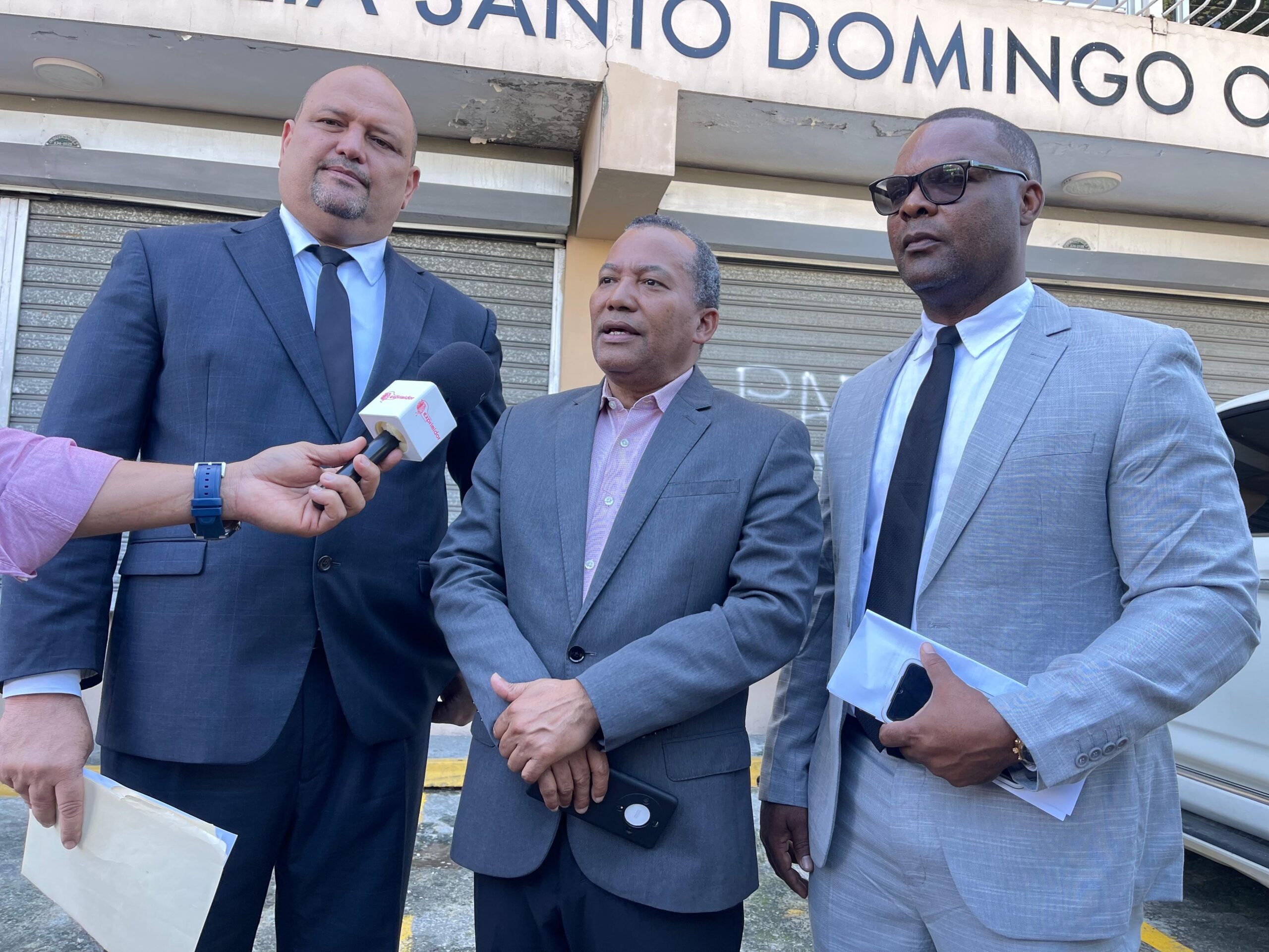 Posponen audiencia contra Carlos Peña por difamación a empresario