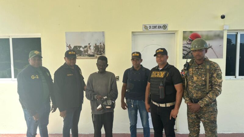 Ejército detiene y entrega a la Policía haitiano que agredió médicos en Hospital Darío Contreras