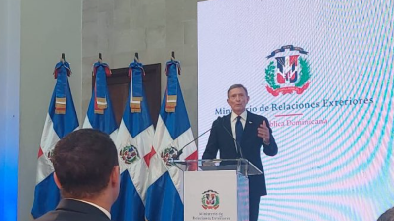 Canciller Roberto Álvarez afirma en negocios con Países Bajos «ganamos mar»
