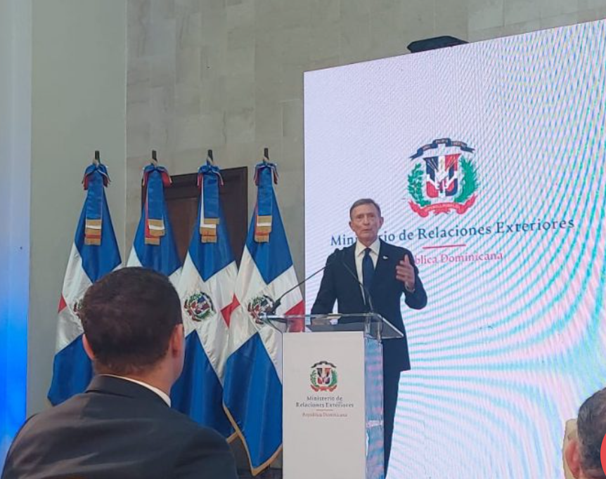 Canciller Roberto Álvarez afirma en negocios con Países Bajos «ganamos mar»