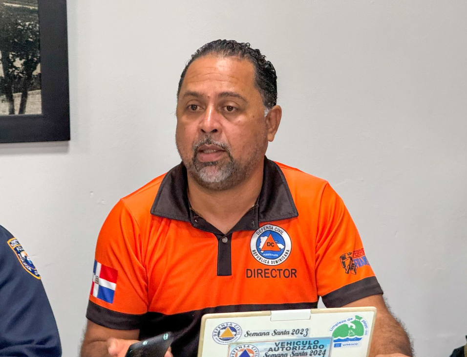 Defensa Civil de Puerto Plata anuncia cierre de playas por fuerte oleaje