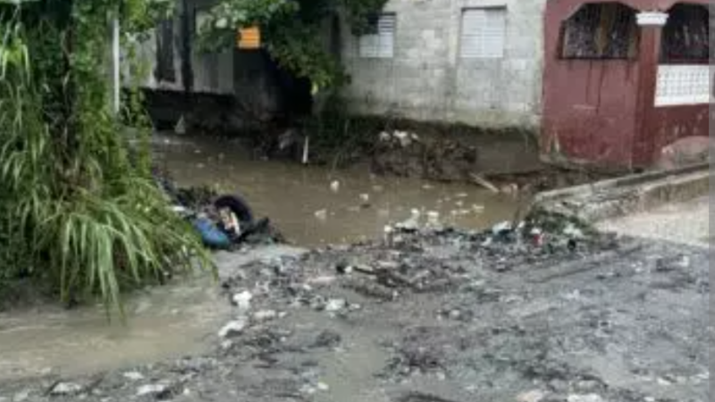 Desplazadas 1,390 personas por lluvias en República Dominicana