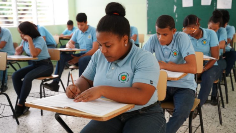 MINERD invita a más de 17 mil estudiantes para tercera convocatoria de Pruebas Nacionales