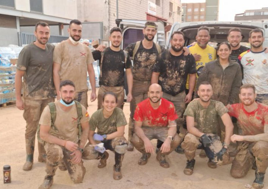 David Medina, un dominicano solidario España, ayuda a las víctimas de las inundaciones en Valencia