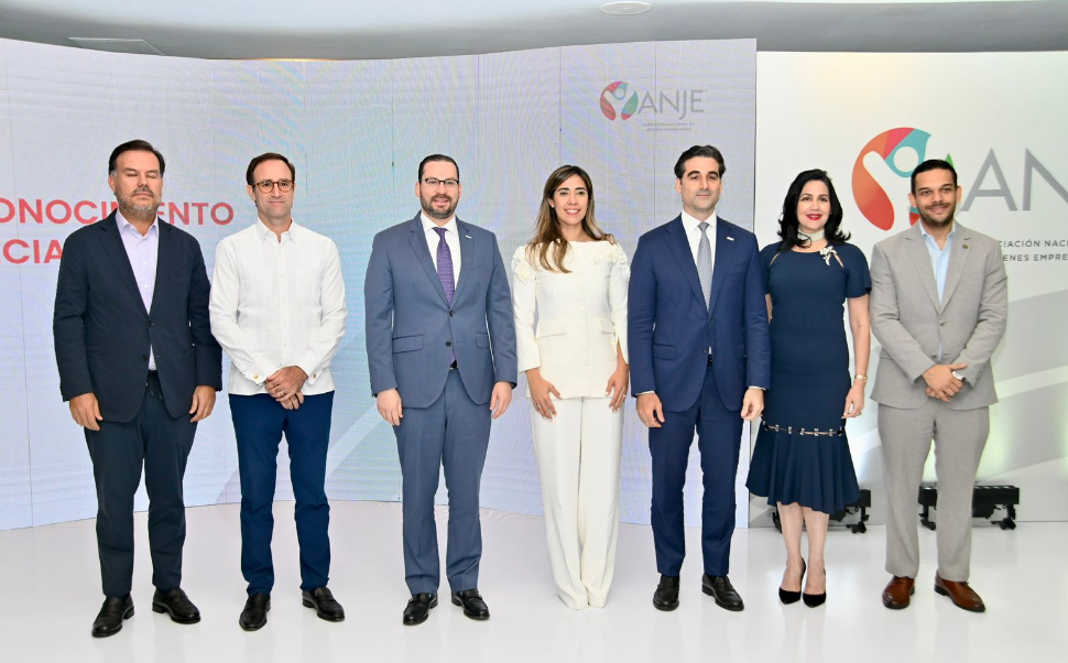 ANJE juramenta Nueva Junta Directiva para el 2025