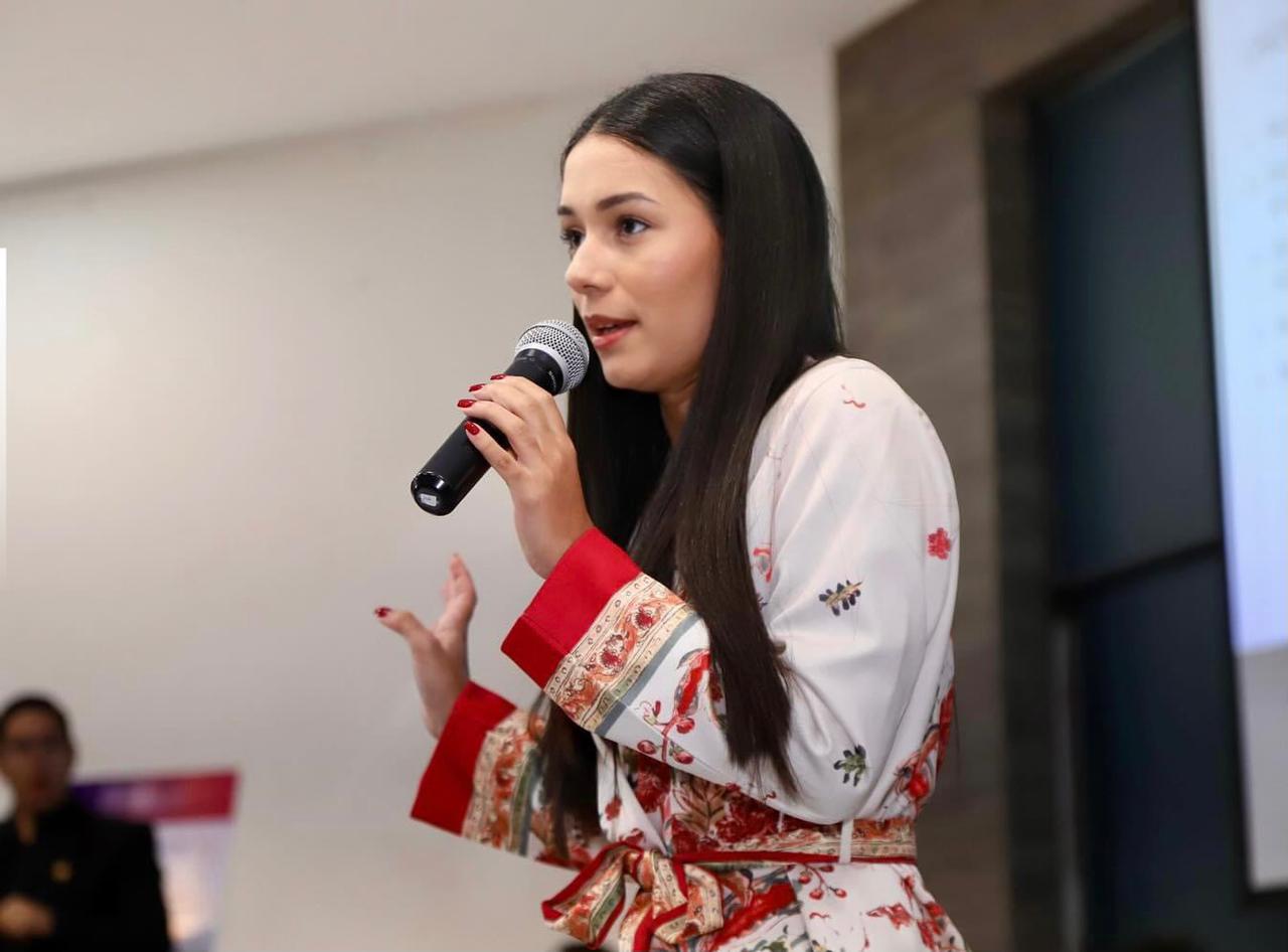 La regidora Aileen Decamps destaca en Foro Internacional sobre Ciudades Familiarmente Sostenibles en México