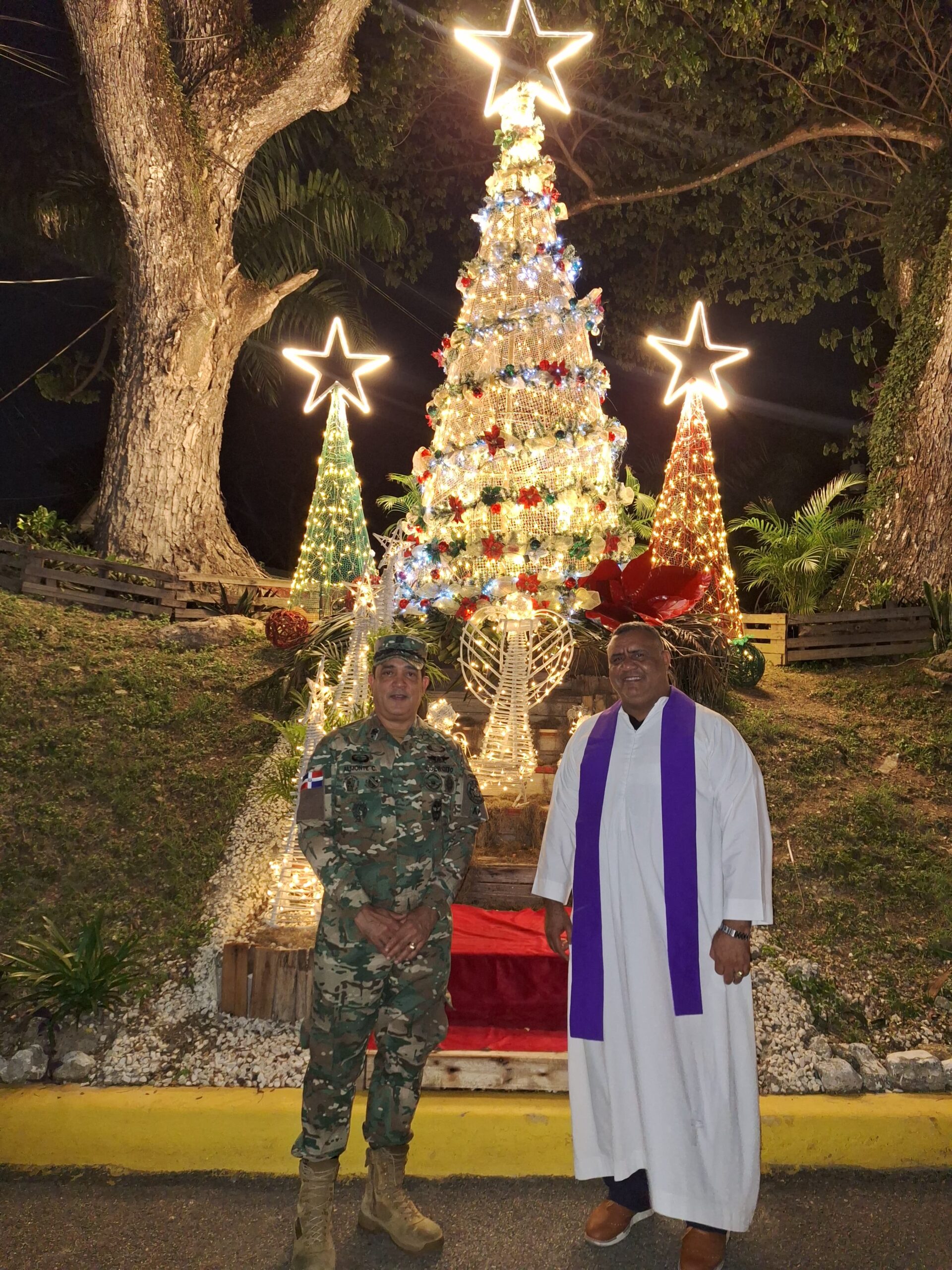 CIUTRAN enciende su tradicional Árbol Navideño