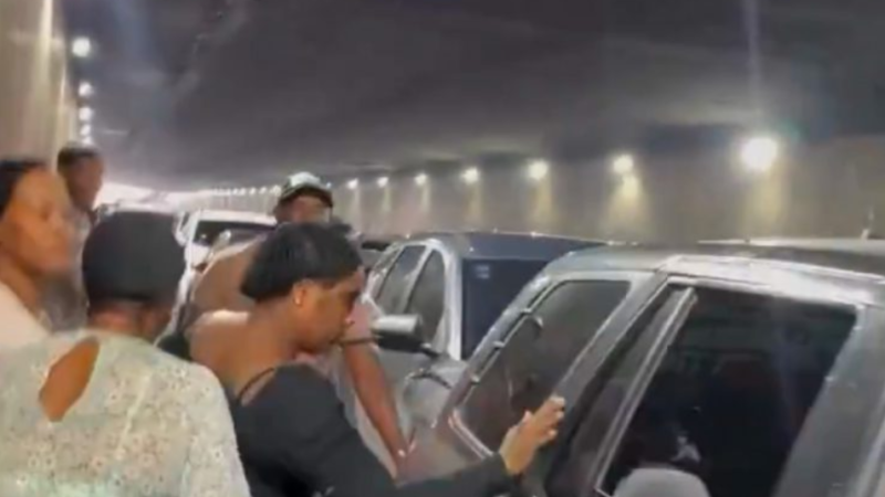 ¡Dios nos libre! Pánico en el túnel de la 27 de Febrero por presunta amenaza de explosión de tanque de gas