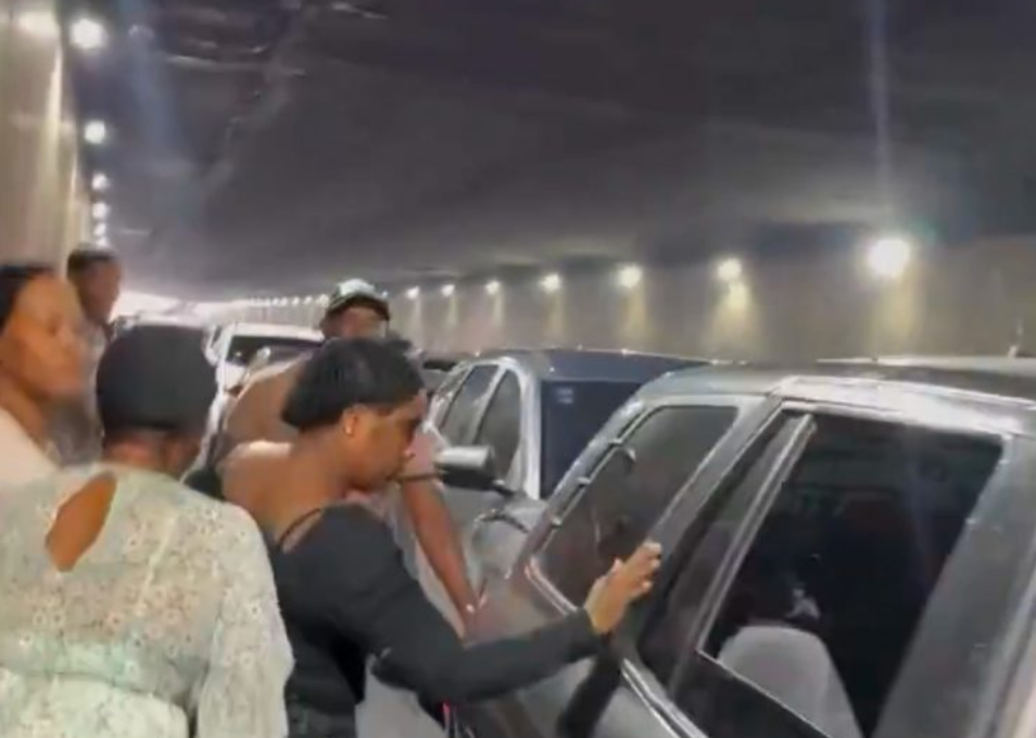 ¡Dios nos libre! Pánico en el túnel de la 27 de Febrero por presunta amenaza de explosión de tanque de gas