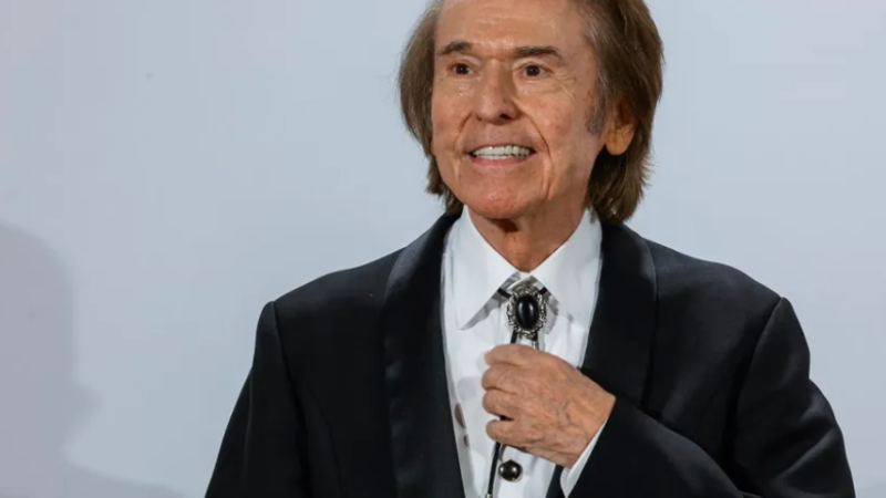 Raphael padece un linfoma cerebral primario del que está siendo tratado