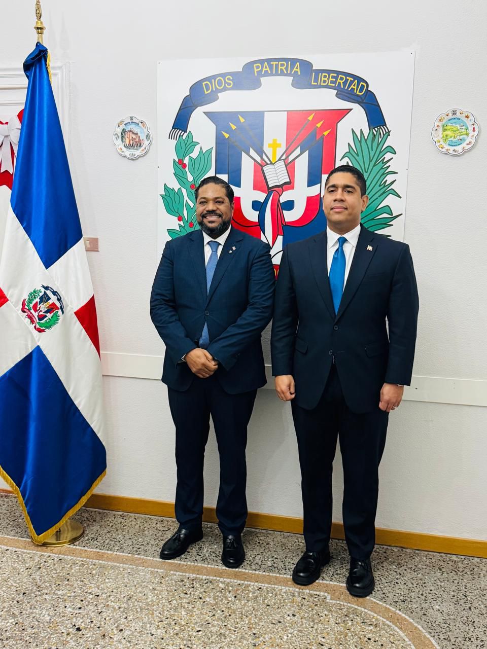 Nuevo cónsul de RD en Génova asume funciones