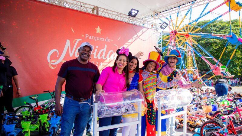 ASDN entrega juguetes a cientos de niños durante cierre de «Brilla Norte»