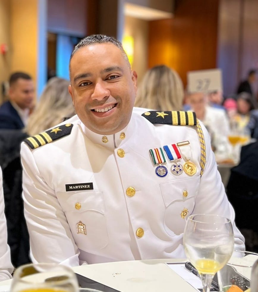 Felicitamos al Capitán de Fragata Cesar L. Martinez Fernández (DNCD)