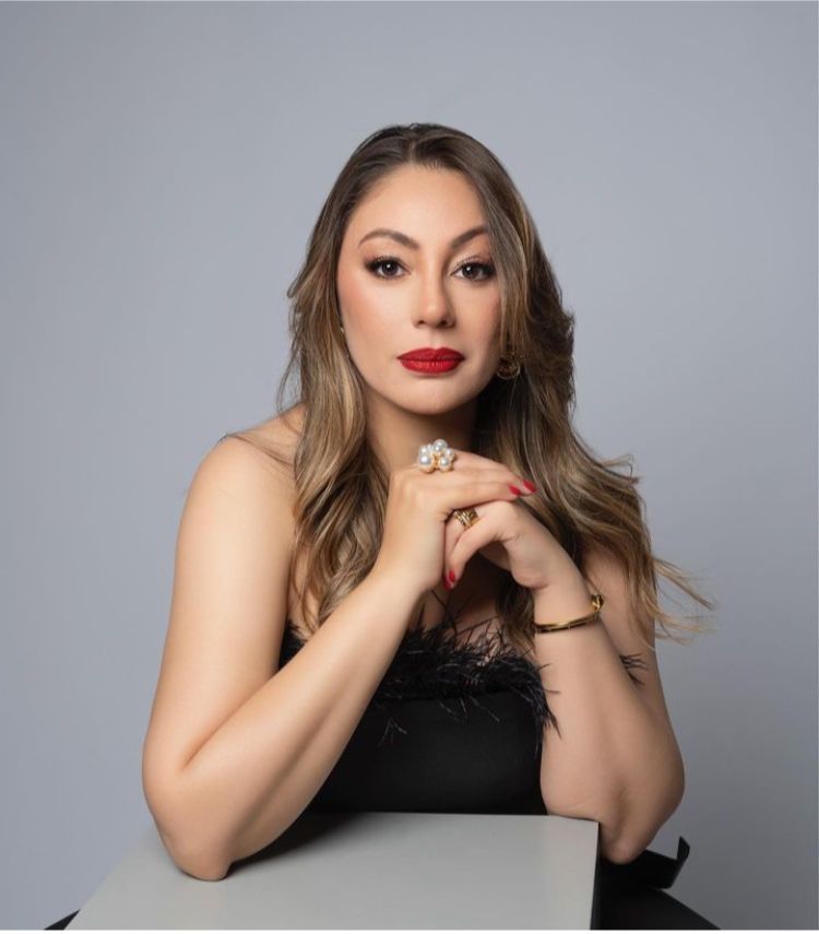 Iluminada Muñoz recibe nominación Premios Soberano 2025 por su programa «Iluminada La Entrevista»