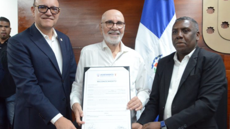 Alcaldía de Santiago reconoce a José Guillermo Sued como “Hijo Distinguido” del municipio