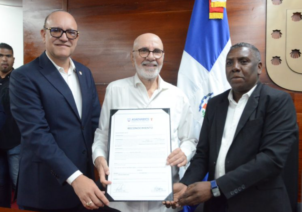 Alcaldía de Santiago reconoce a José Guillermo Sued como “Hijo Distinguido” del municipio