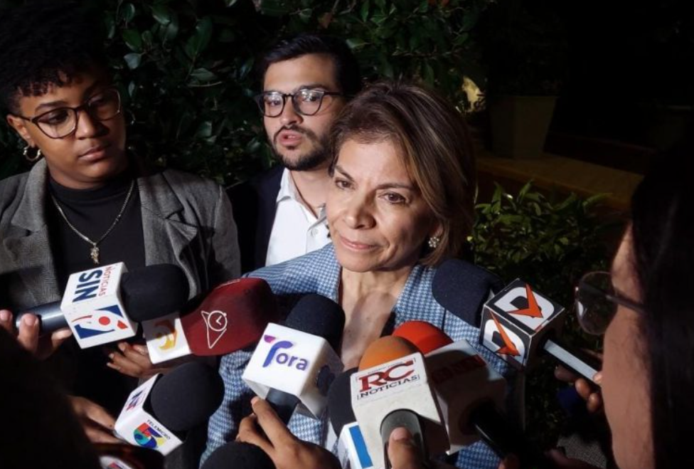 Edmundo González mantiene planes de ir a Venezuela, aunque espera conversar con María Corina