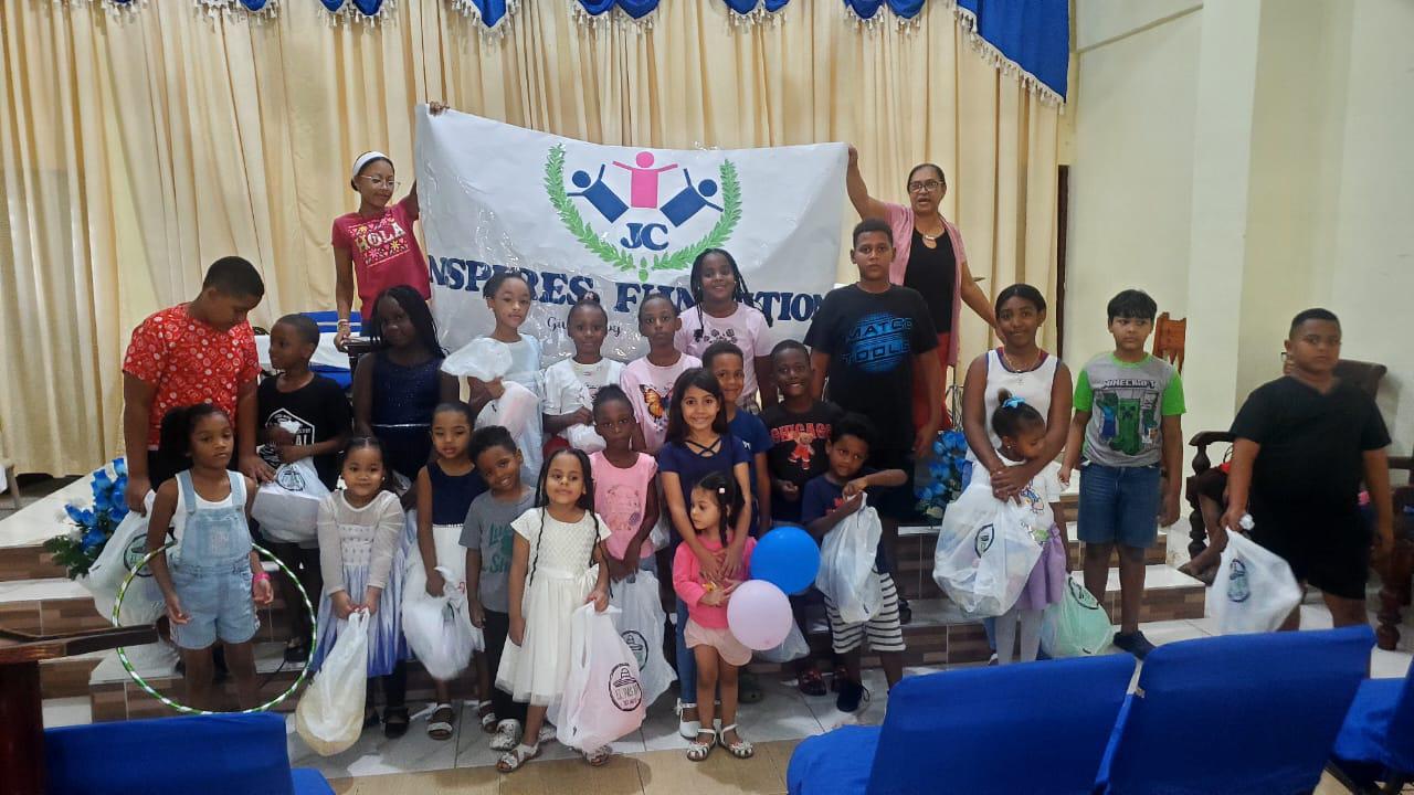 El Proyecto «Caritas Felices» de la JC Inspires Foundation Lleva Sonrisas a Niños de Toda la República Dominicana
