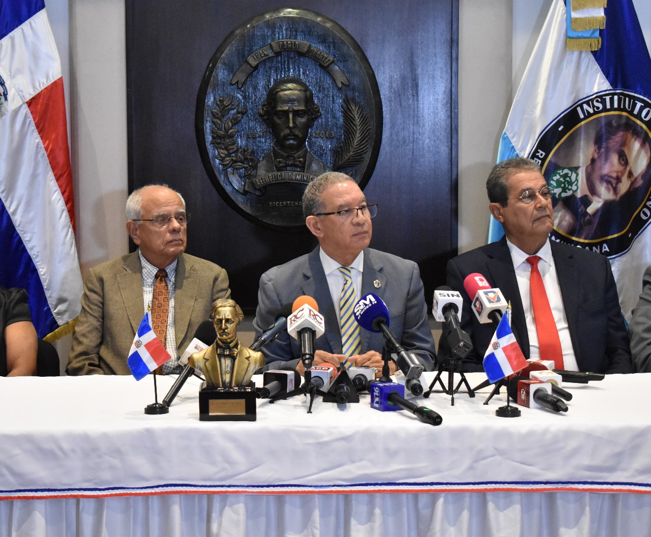 Duartianos reiteran invitan este domingo a exhibición y desfile de autos antiguos