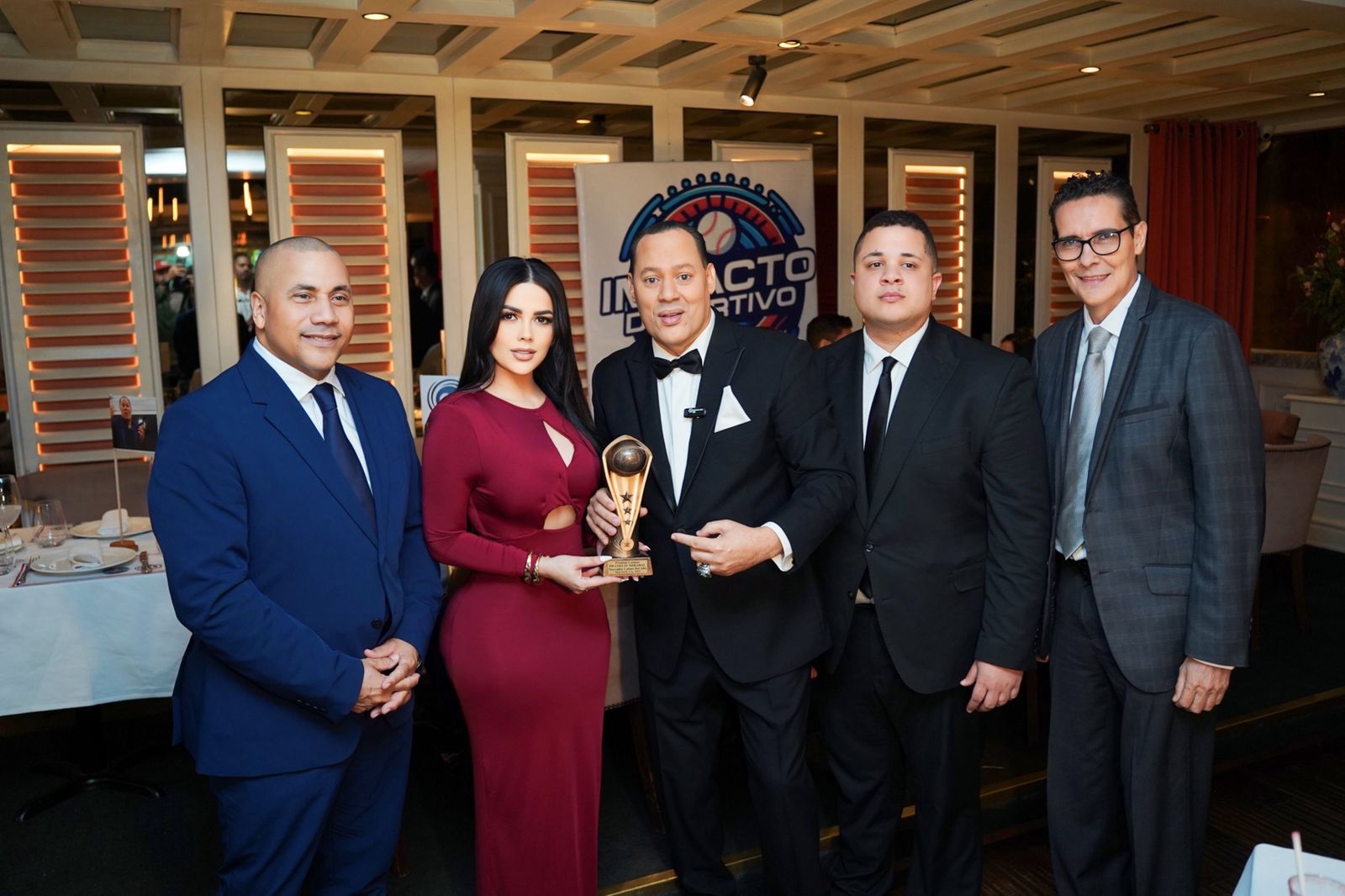 Franklin Mirabal recibe galardón de «Narrador Latino del Año»