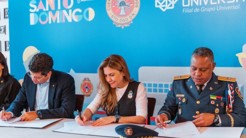 Firman acuerdo de cooperación para la construcción de una nueva estación de bomberos