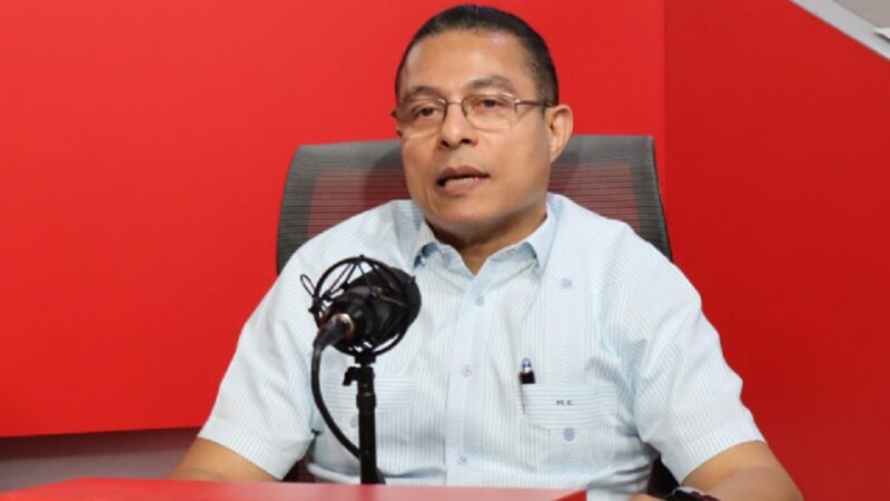 Miguel Camacho llama a funcionarios fortalecer conexión Gobierno y población