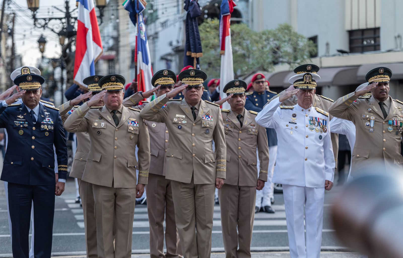 Autoridades militares RD tributan honor a los Padres de la Patria y reafirman compromiso patriótico en Altar de la Patria