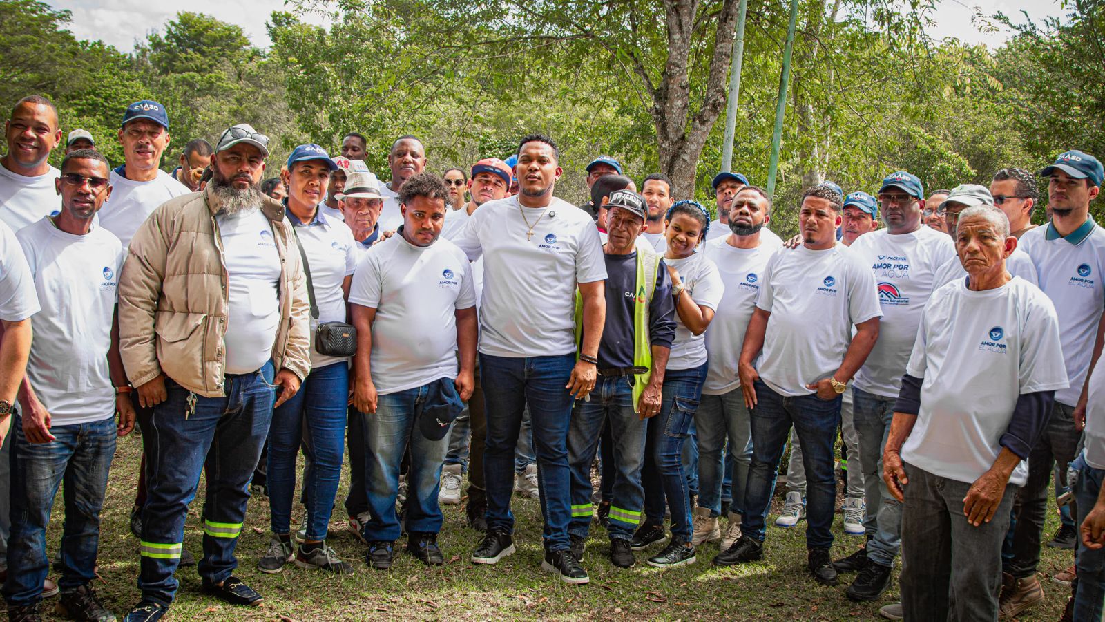 Gerencia de la CAASD Norte participa en jornada de reforestación “Amor por el Agua” en los Humedales del Ozama, invitados por la Fundación Facreva (Ayudandote a crecer en valores) 