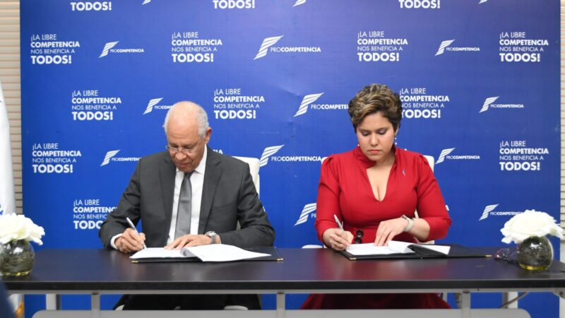 Pro-Competencia y el ITSC firman acuerdo para fomentar los conocimientos sobre competencia entre los profesionales del instituto