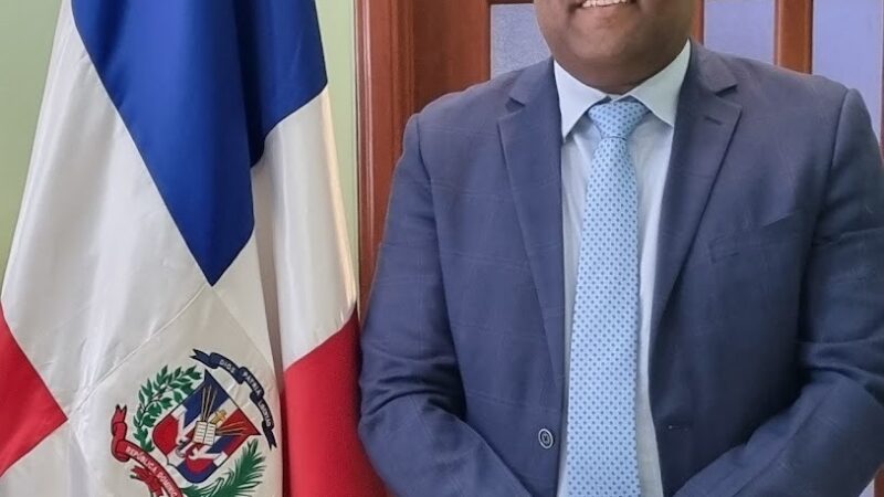 La Bandera Nacional: Simbolo de nuestra identidad